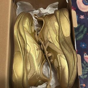 Women gold Puma
